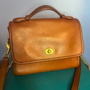 Coach Vintage 9870 British Tan Leather Court Crossbody Bag